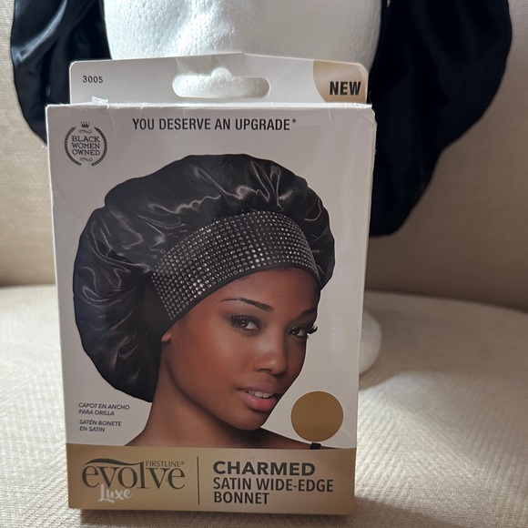 REVOLVE Black Satin Wide-Edge Bonnet - Picture 2 of 5